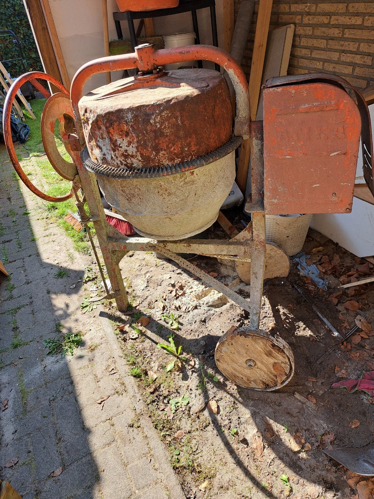 Beton molen, Ophalen