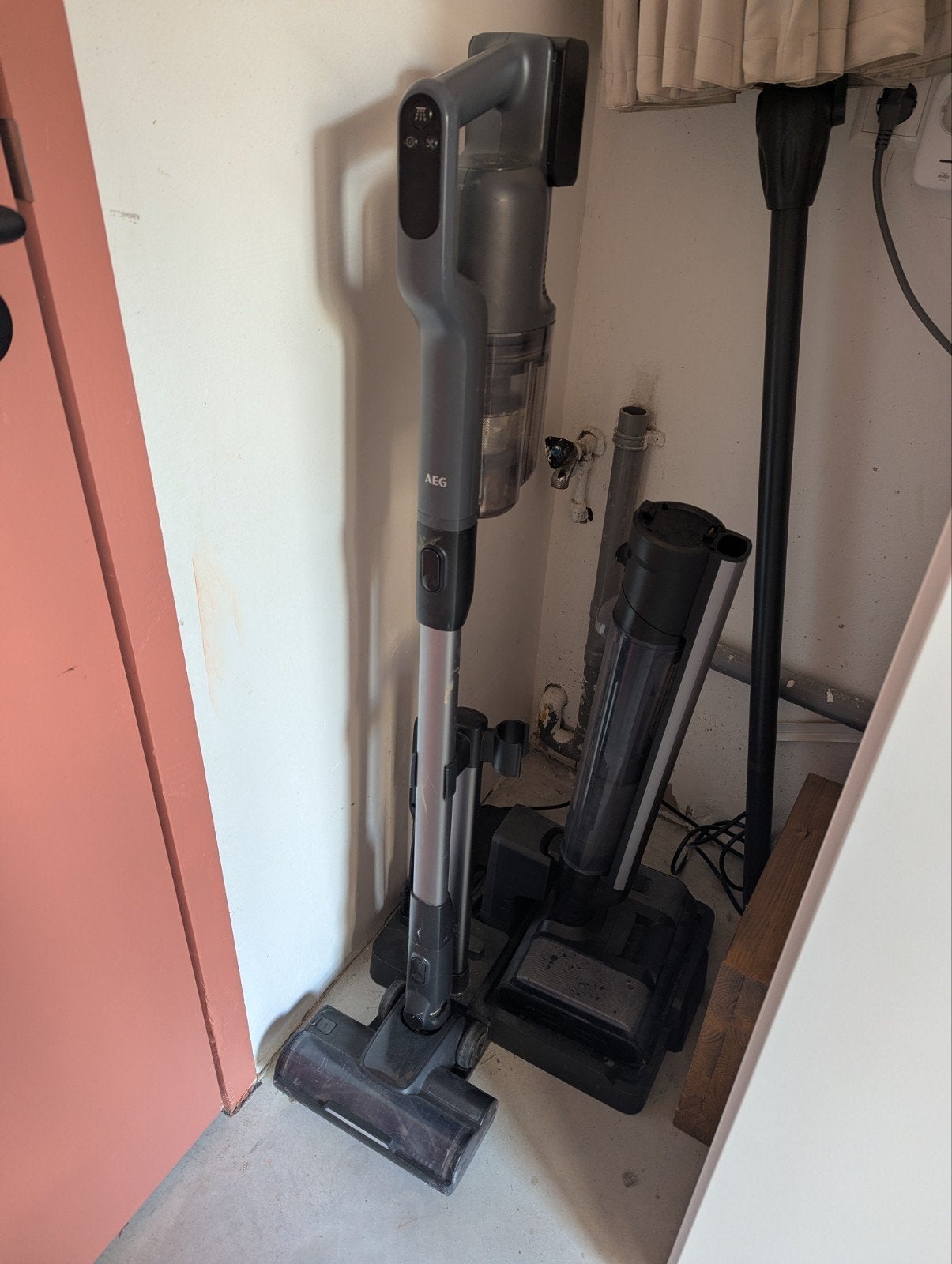 Stofzuiger en dweil van AEG, Witgoed en Apparatuur, Ophalen, Inclusief accessoires, Zo goed als nieuw, Reservoir