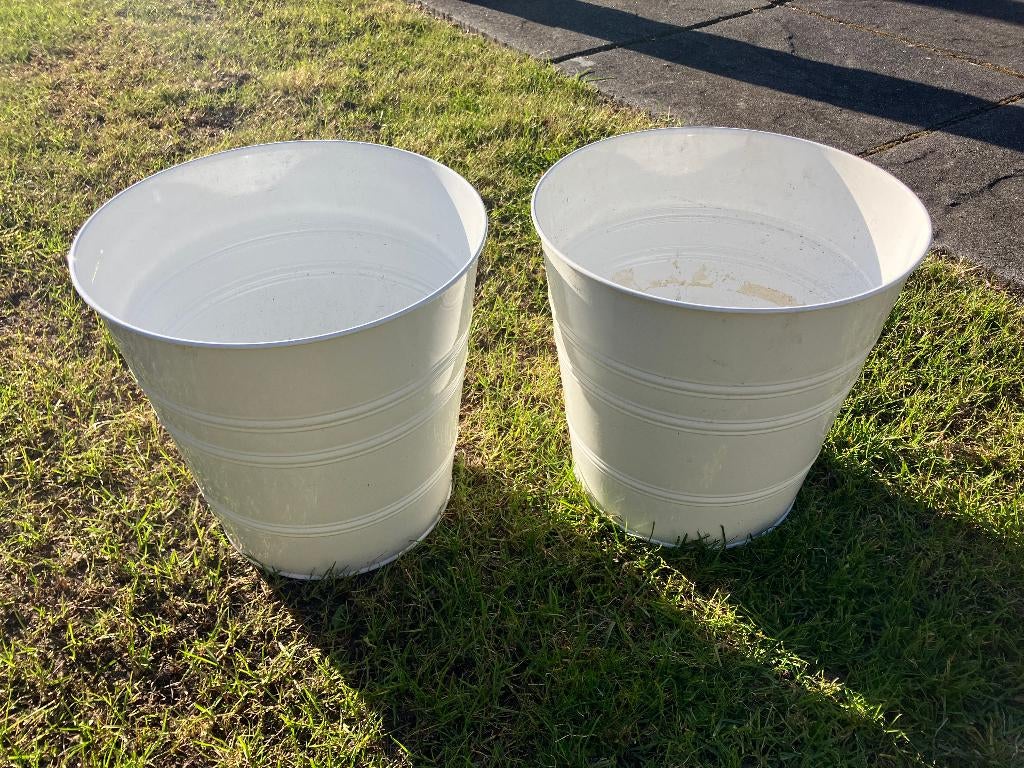 2 grote metalen plantenbakken bloempotten Ikea Socker samen, Tuin en Terras, Bloempotten, 25 tot 40 cm, Rond, Ophalen of Verzenden