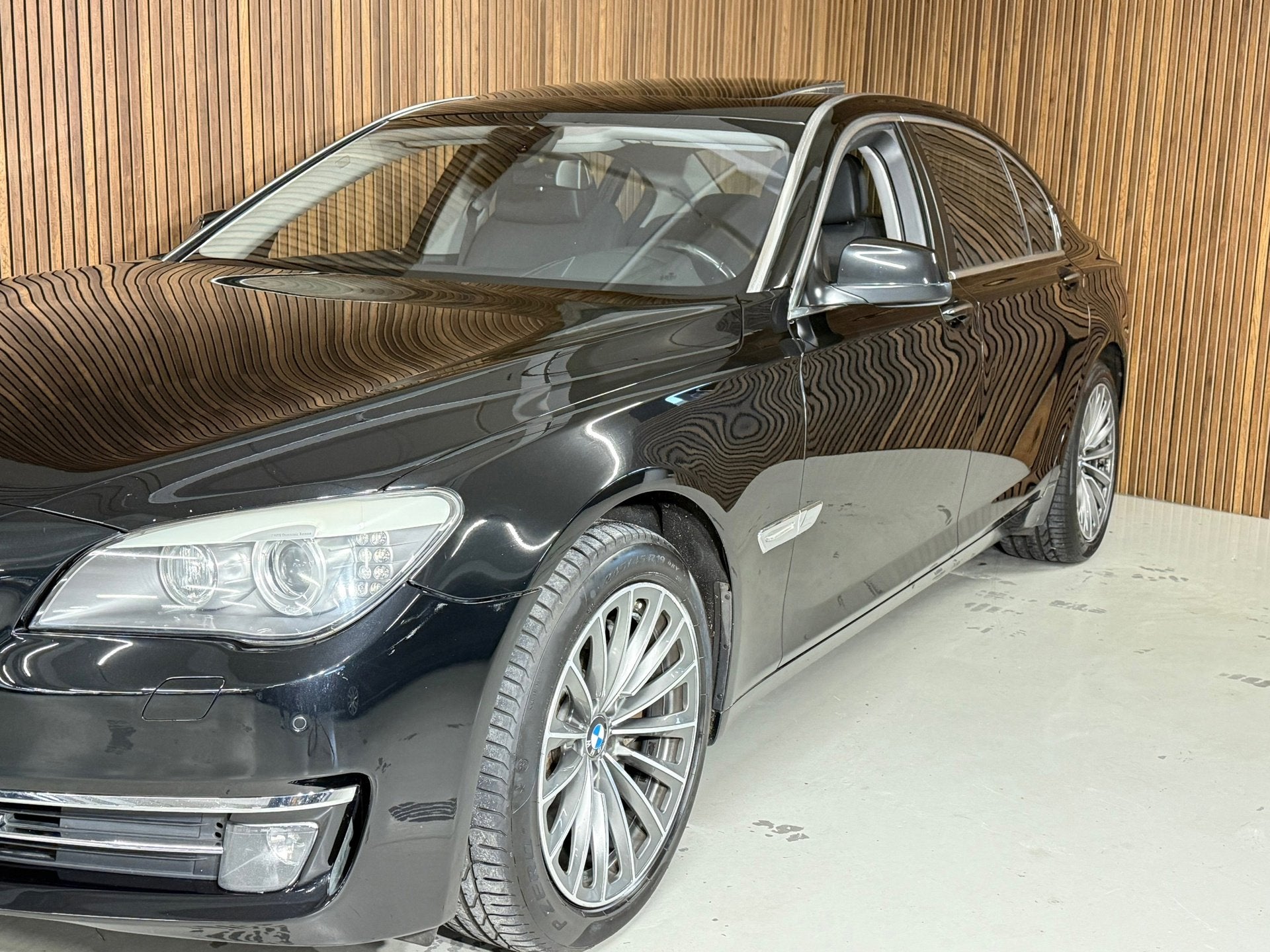 BMW 7-serie 750Li - Youngtimer - BTW - Carplay, Automaat, Achterwielaandrijving, Gebruikt, Met garantie (alle)