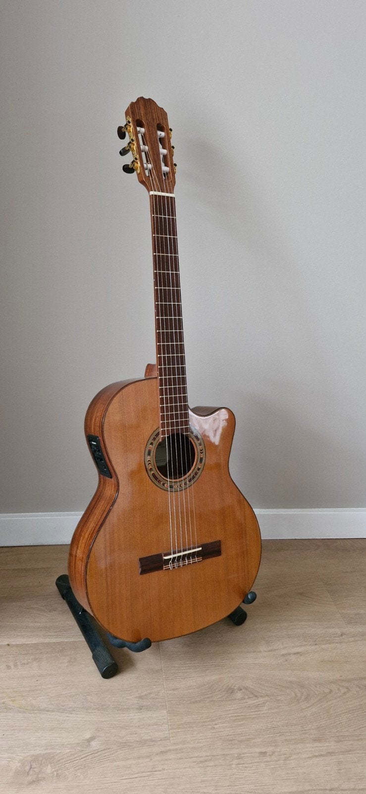Kremona Verea VA Klassieke Gitaar met Fishman Element, Muziek en Instrumenten, Ophalen, Zo goed als nieuw, Klassieke of Spaanse gitaar