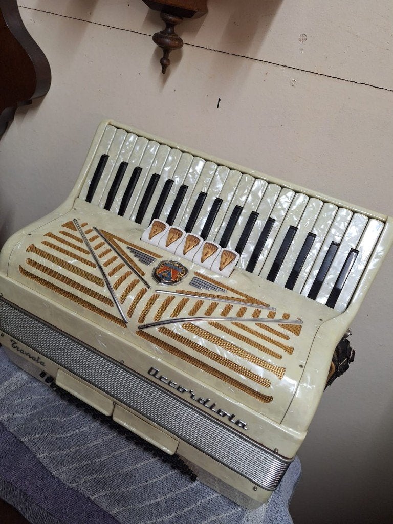accordiola 80 bassen accordeon, 80-bas, Met koffer, Toetsaccordeon, Ophalen of Verzenden