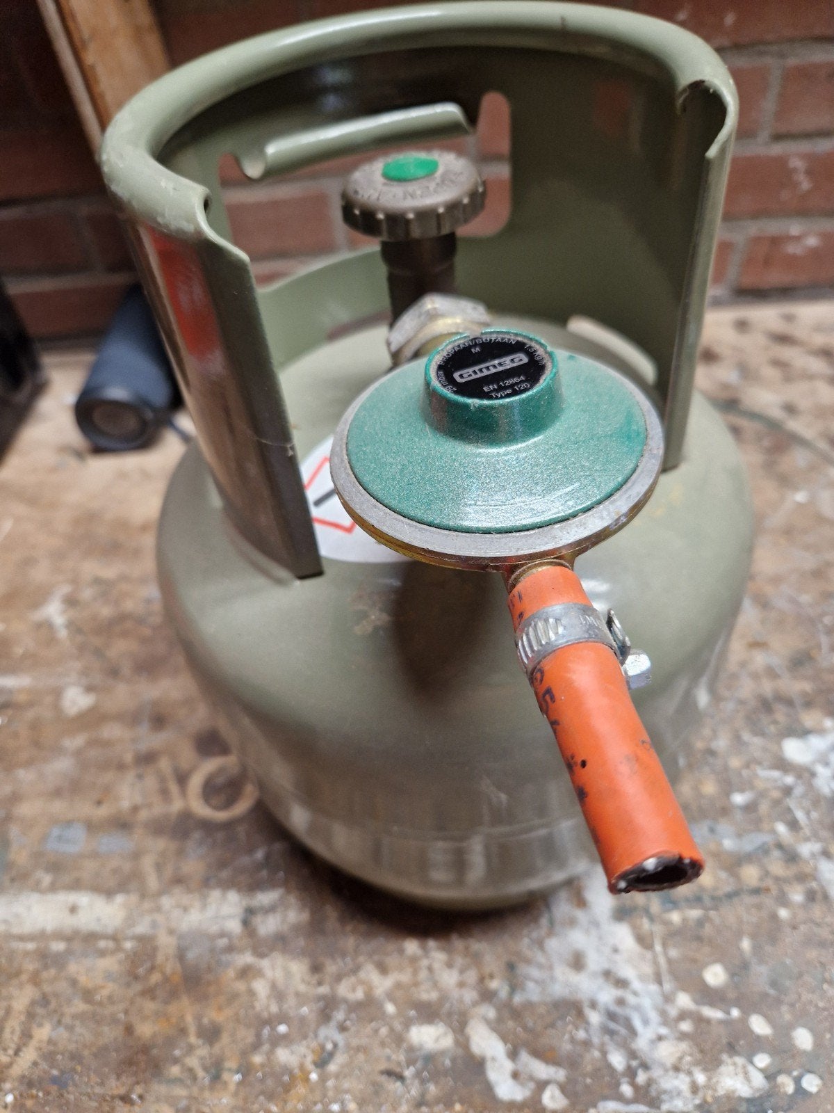 Gasfles met reduceerventiel, Ophalen, Zo goed als nieuw