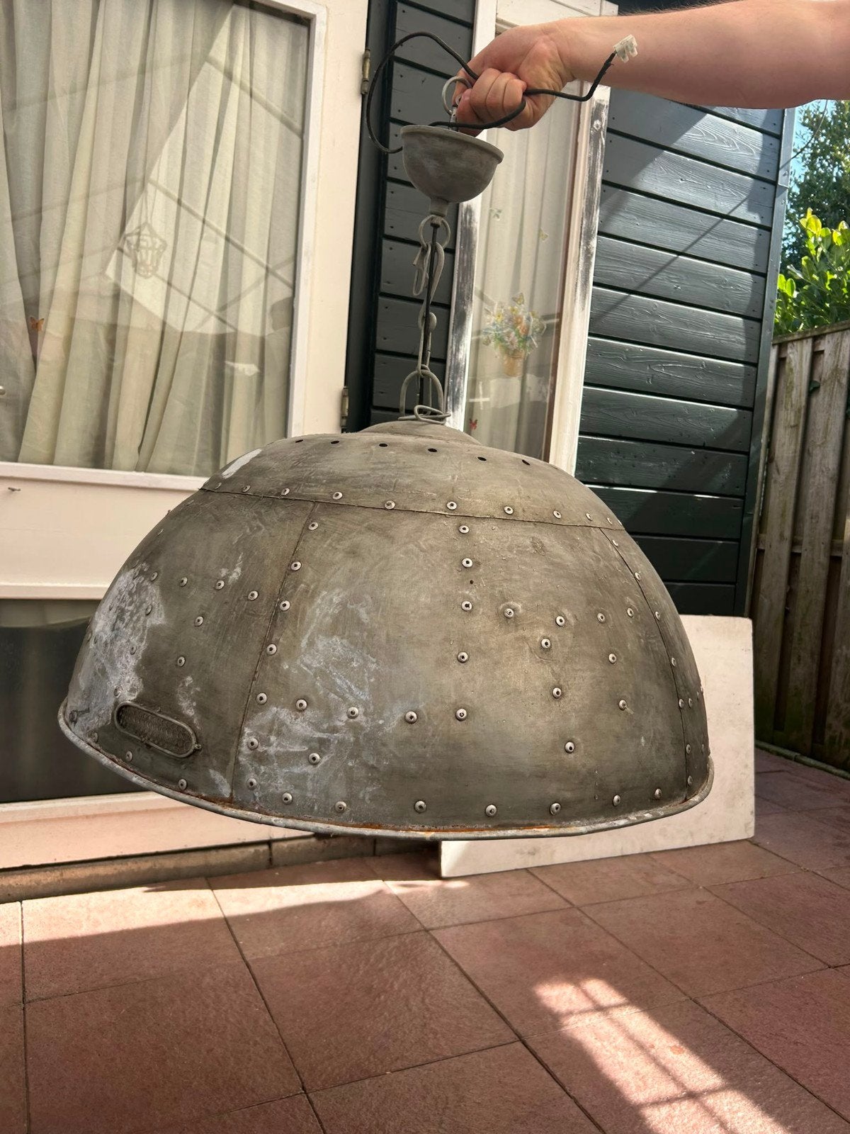 Industriële hanglamp - Grote metalen koepellamp, Antiek en Kunst, Ophalen of Verzenden