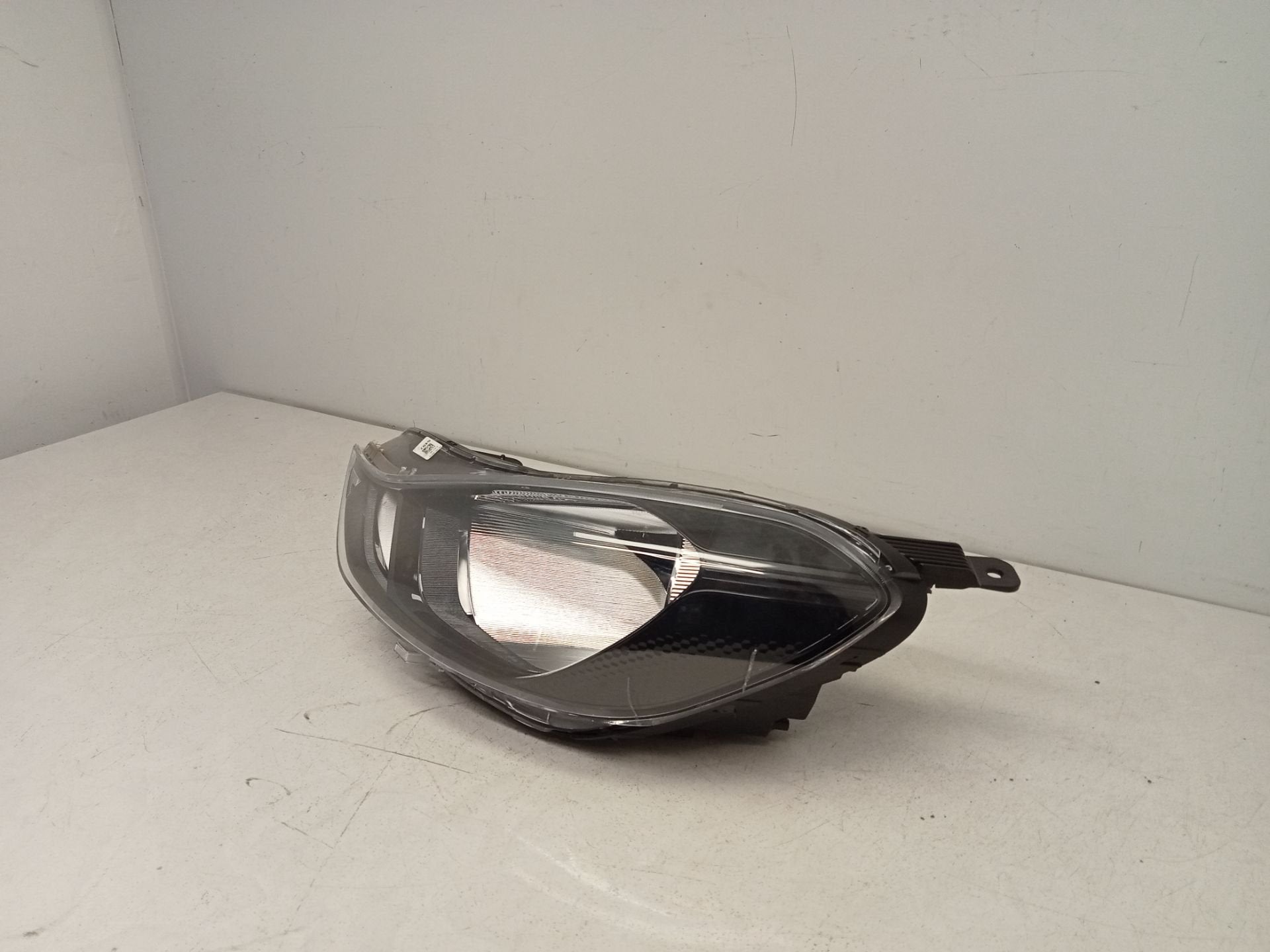 Hyundai i10 Koplamp links 2019+ 01068299900010 Origineel, Gebruikt, Heolleung-ro 12
06797  Seoul, Ophalen of Verzenden, Info@hyundai.com