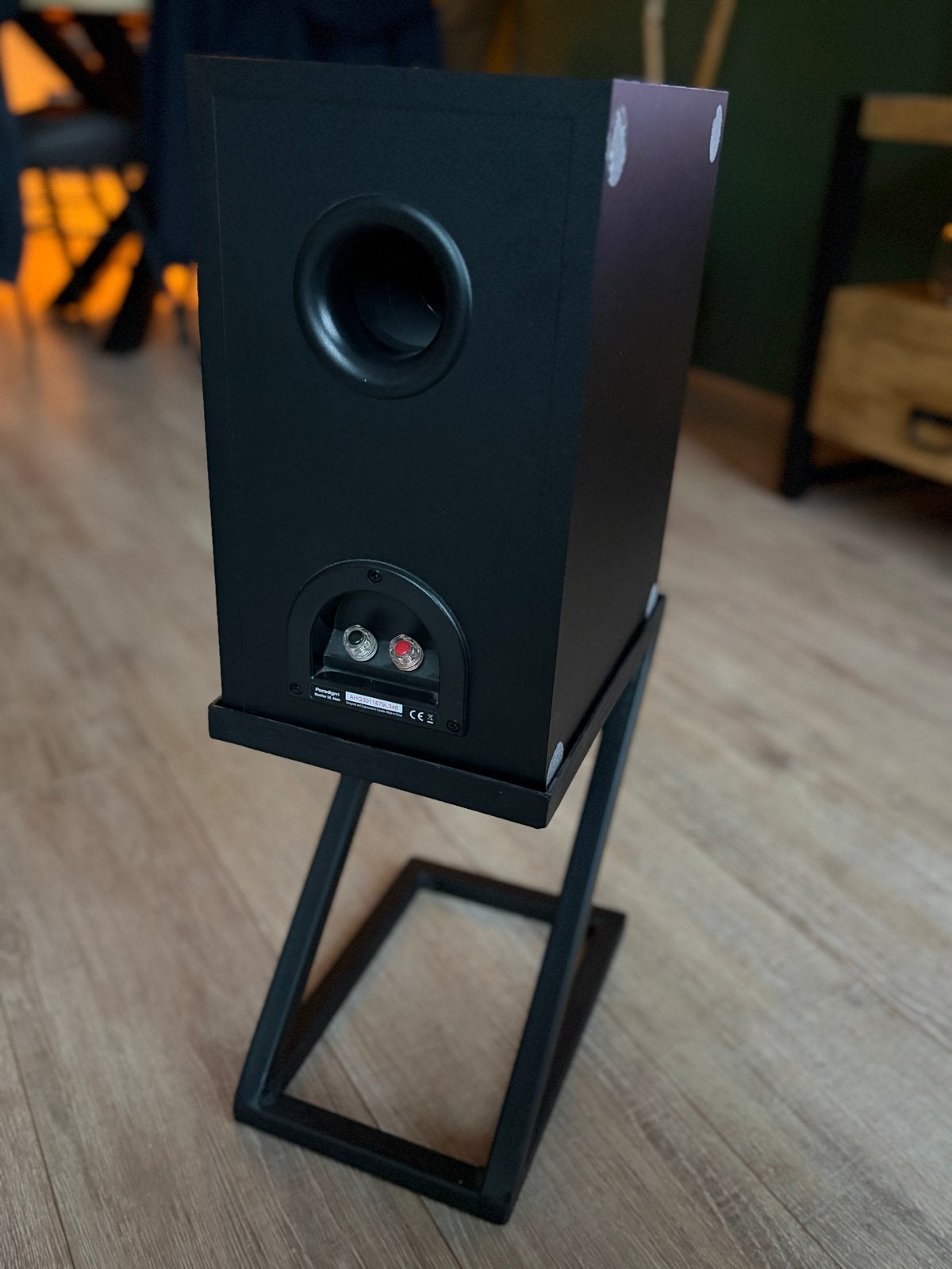 Paradigm Monitor SE Atom Luidsprekers (2x) op standaard, Audio, Tv en Foto, Luidsprekers, Zo goed als nieuw, Basreflex, Boekenplank luidspreker