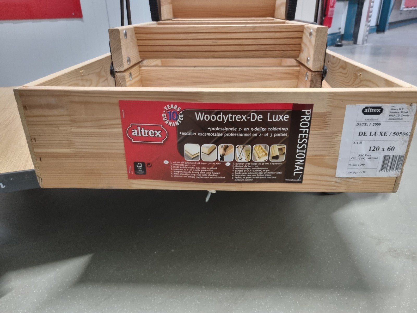 Altrex WoodyTrex De Luxe Zoldertrap - Zo goed als nieuw, Ophalen, Trap, Zo goed als nieuw, Opvouwbaar of Inschuifbaar