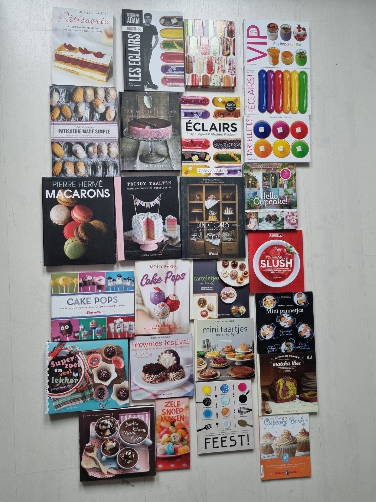 26 Patisserie Kookboeken: Taarten, Cupcakes, Eclairs & Meer, Ophalen