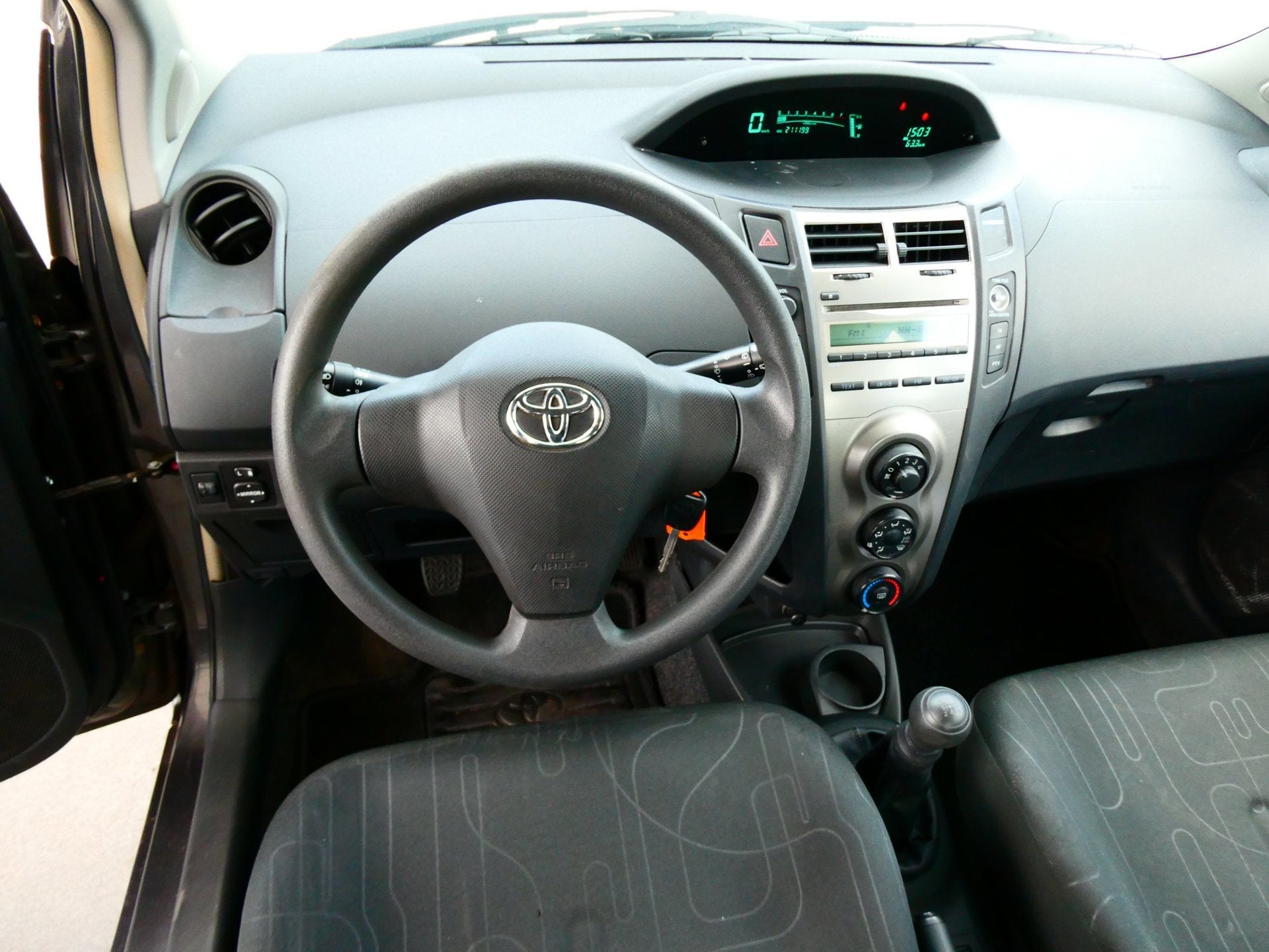 Toyota Yaris 1.0 VVTi Acces 5-deurs 2e eigenaar Zuinig Degel, Auto's, Voorwielaandrijving, Stof, 750 kg, Bedrijf