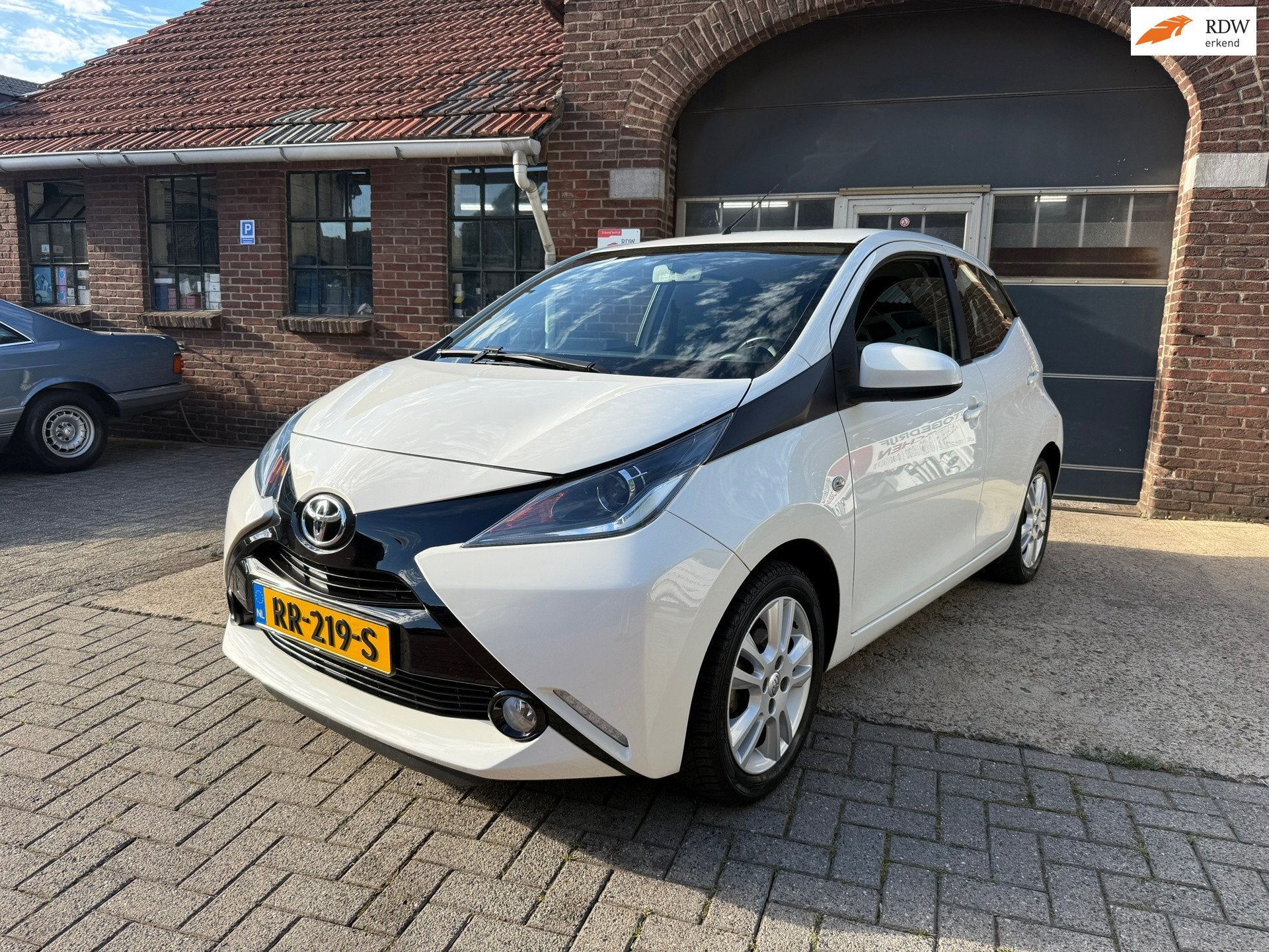 Toyota Aygo 1.0 VVT-i x-wave I CLIMA I CAMERA I NAVI I, Voorwielaandrijving, Gebruikt, Euro 6, 4 stoelen
