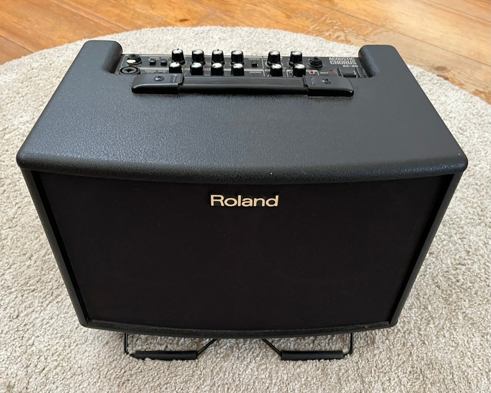 Roland AC 60, Ophalen, Zo goed als nieuw, 50 tot 100 watt