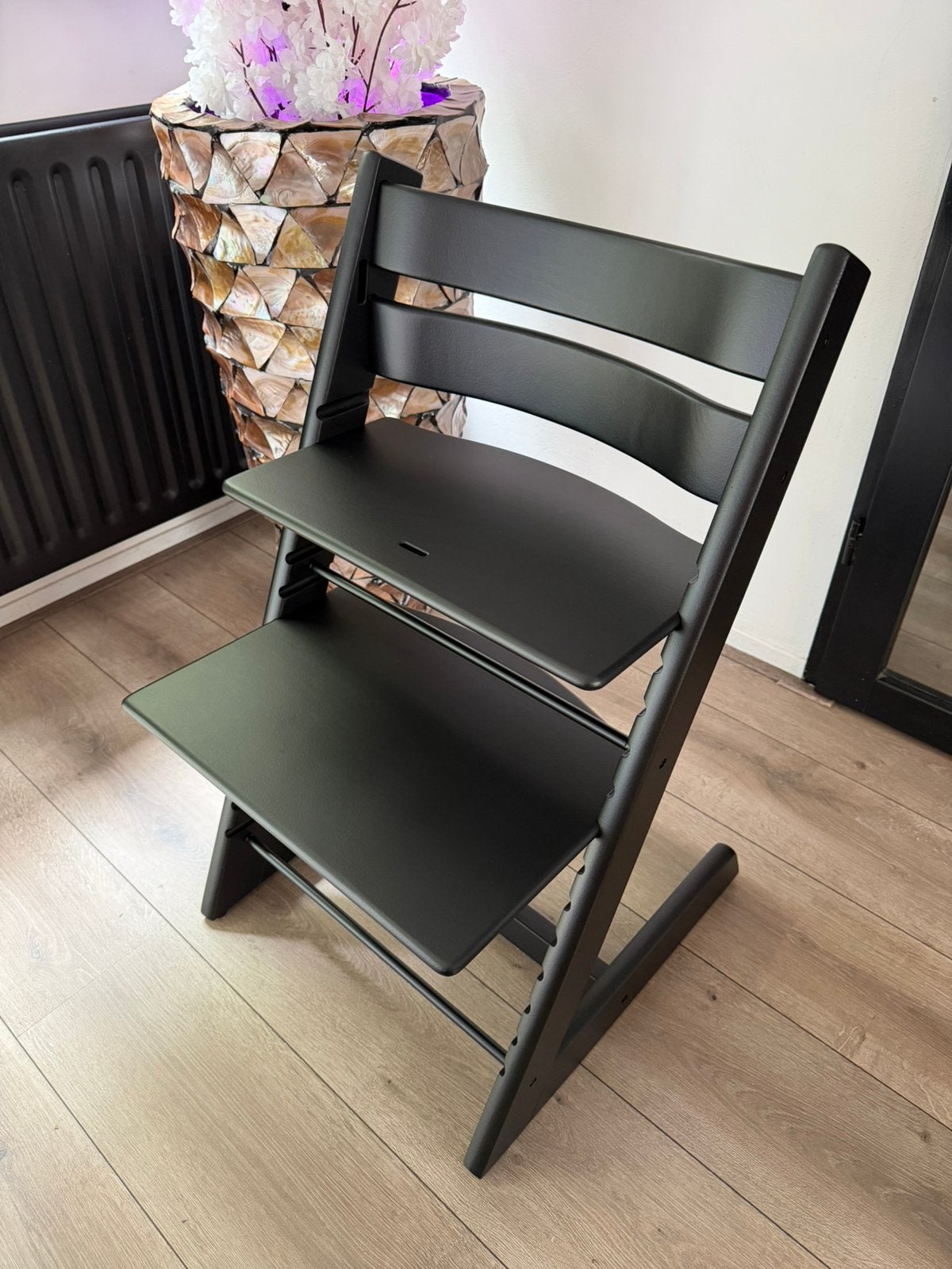 Stokke tripp trapp stoel - zwart, Kinderen en Baby's, Kinderstoelen, Ophalen, Gebruikt, Meegroeistoel