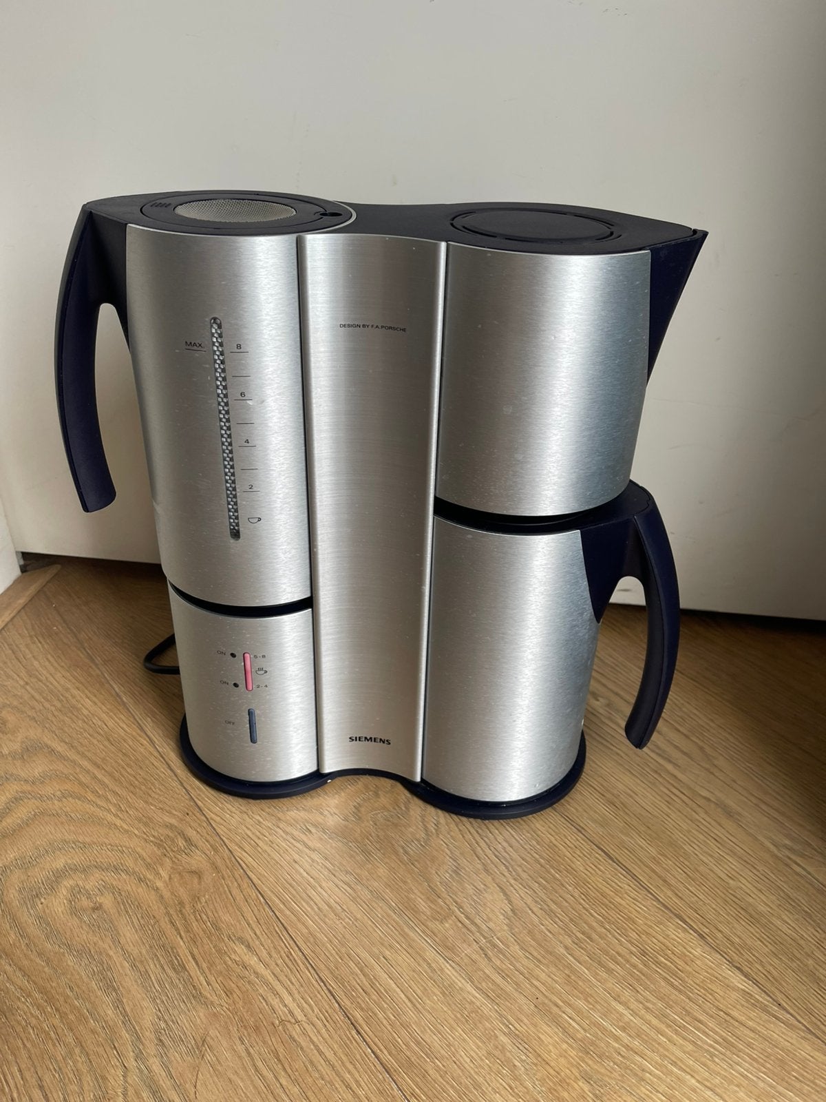 Siemens TC91100 Porsche Design koffiezetapparaat, Witgoed en Apparatuur, Afneembaar waterreservoir, Koffiemachine, Gemalen koffie