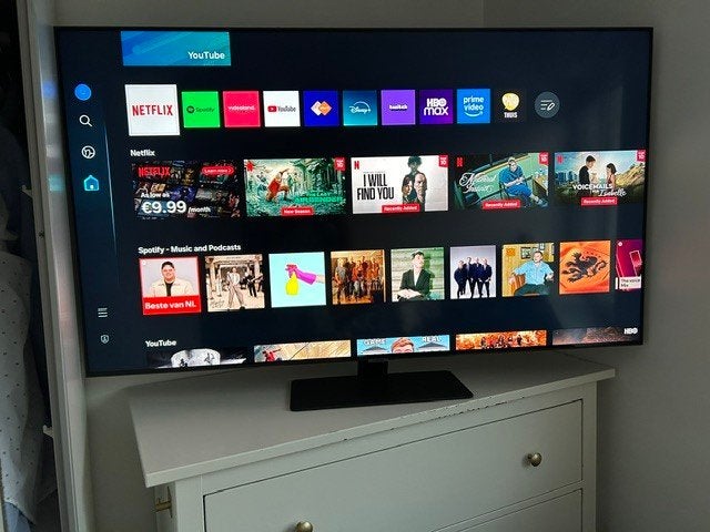 samsungQE55Q80BA Qlet tv met muurbugelen origineel afsta.t., Ophalen, 100 cm of meer, 100 Hz, Samsung