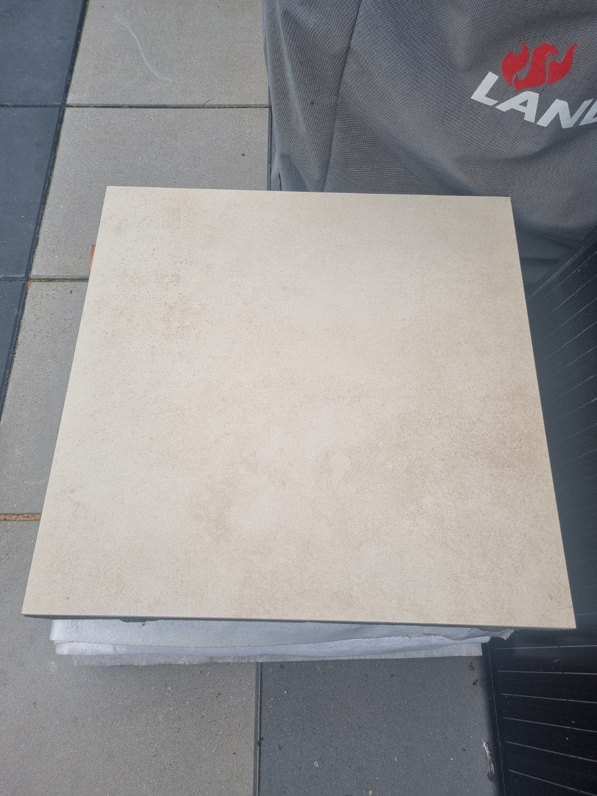 Kera-beton tegels beige 7 stuks, Ophalen, Zo goed als nieuw, Beton, Terrastegels