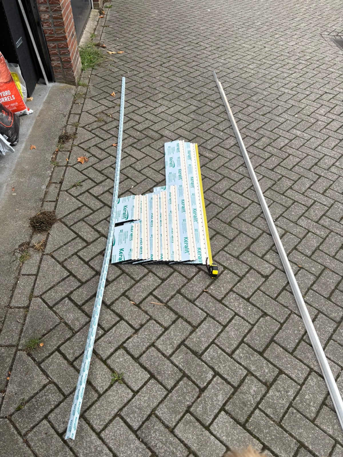 Keralit gevelbekleding en afwerkprofielen, Doe-het-zelf en Verbouw, Hout en Planken, Ophalen, Minder dan 25 mm, Zo goed als nieuw