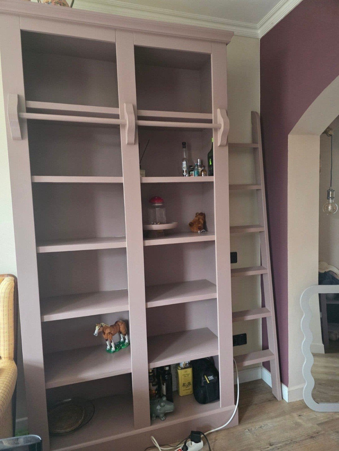 Grote Boekenkast met Ladder - Stijlvol en Functioneel, Met plank(en), Gebruikt, 100 tot 150 cm, 200 cm of meer
