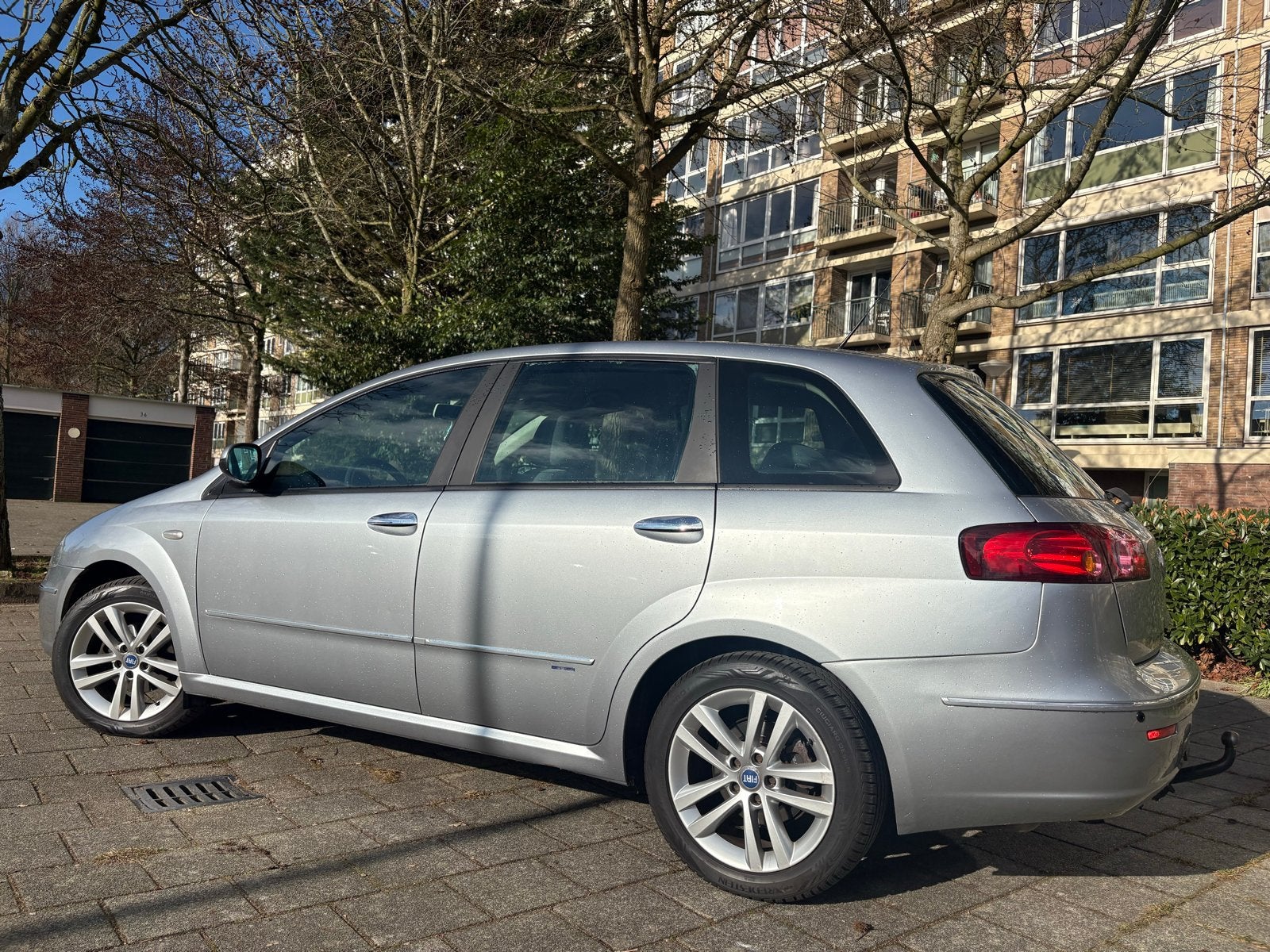 Fiat Croma 2.2 16V AUT 2008 Grijs, 4 cilinders, 700 kg, 1505 kg, Overige kleuren