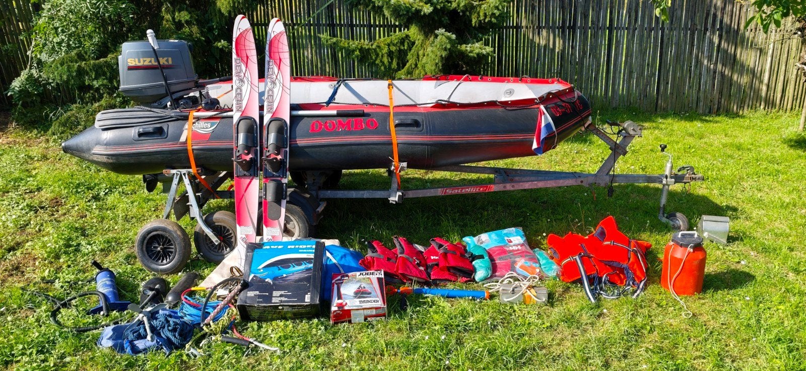 Achilles SG-124 rubberboot met 30pk Suzuki motor en trailer, Ophalen, Benzine, Buitenboordmotor, Peddels