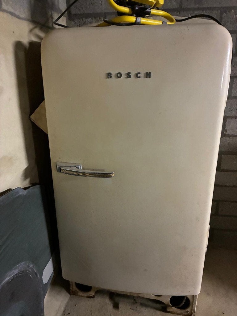 te koop originele oude koelkast van het merk Bosch, Ophalen, Gebruikt