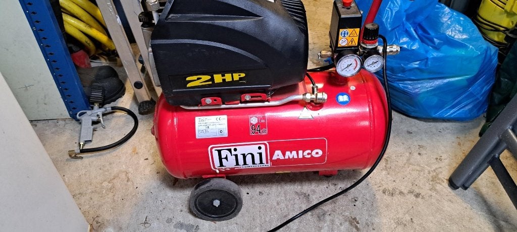 Compressor, Doe-het-zelf en Verbouw, 25 tot 100 liter, Ophalen, Gebruikt, Minder dan 200 liter/min