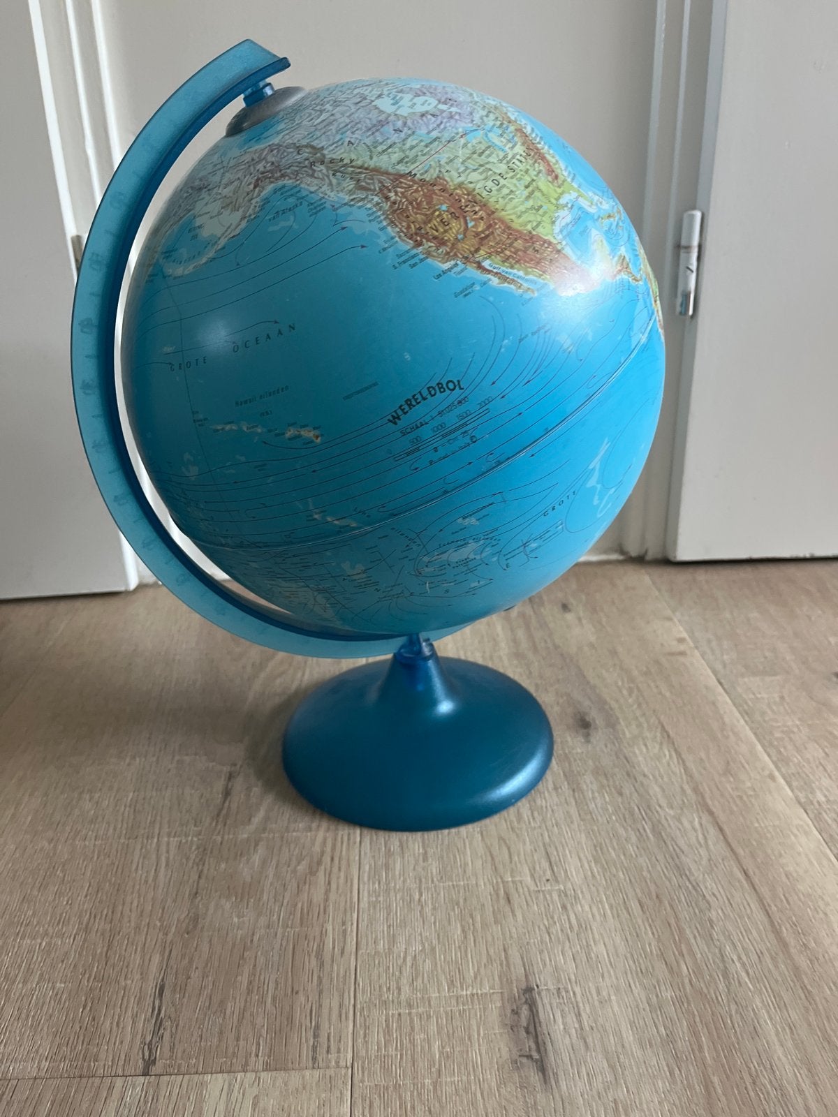 Wereldbol in goede staat, Ophalen, Gebruikt