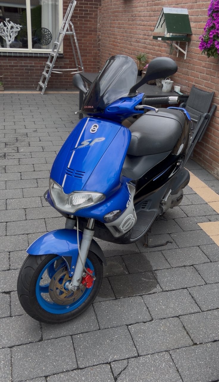 Gillera runner mo8 180cc dd blauw zwart, Ophalen, Zo goed als nieuw, Benzine, Overige modellen