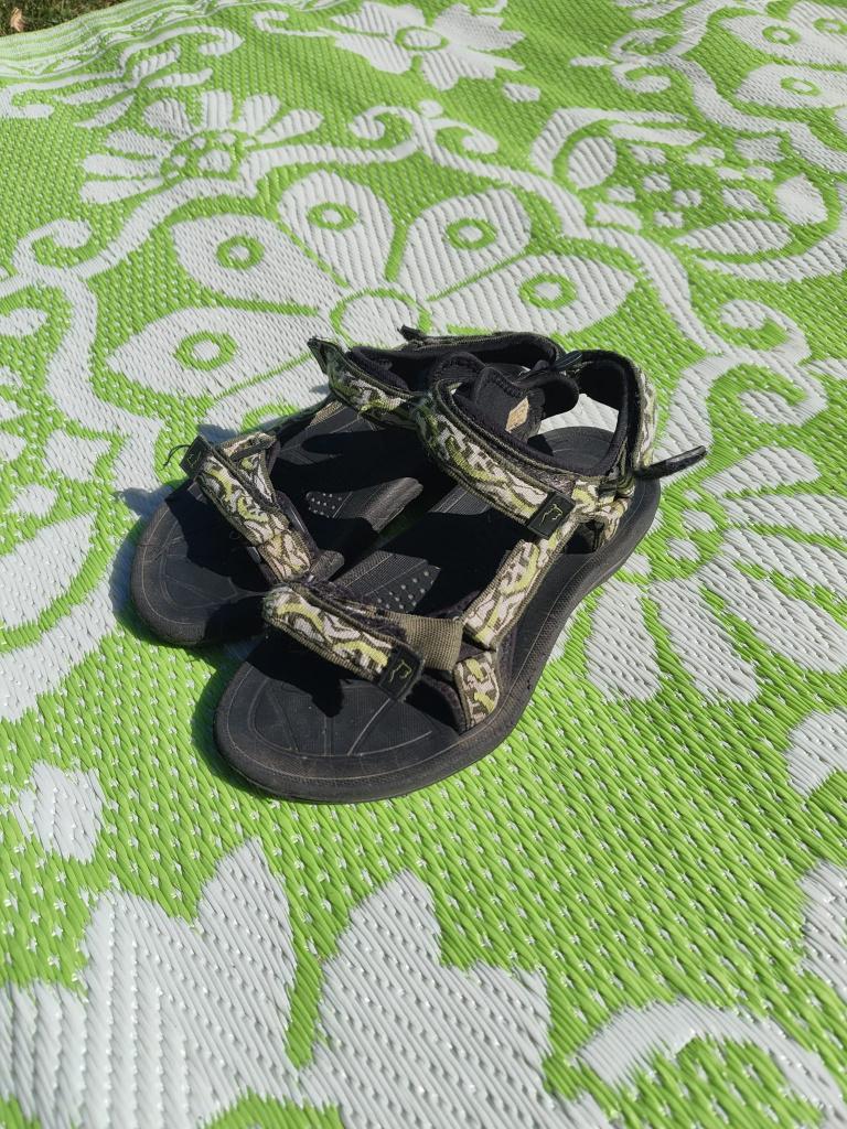 Wildebeast outdoorsandalen kind maat 37, valt als 38 of 39, Gebruikt, Jongen of Meisje, Overige typen, Ophalen of Verzenden