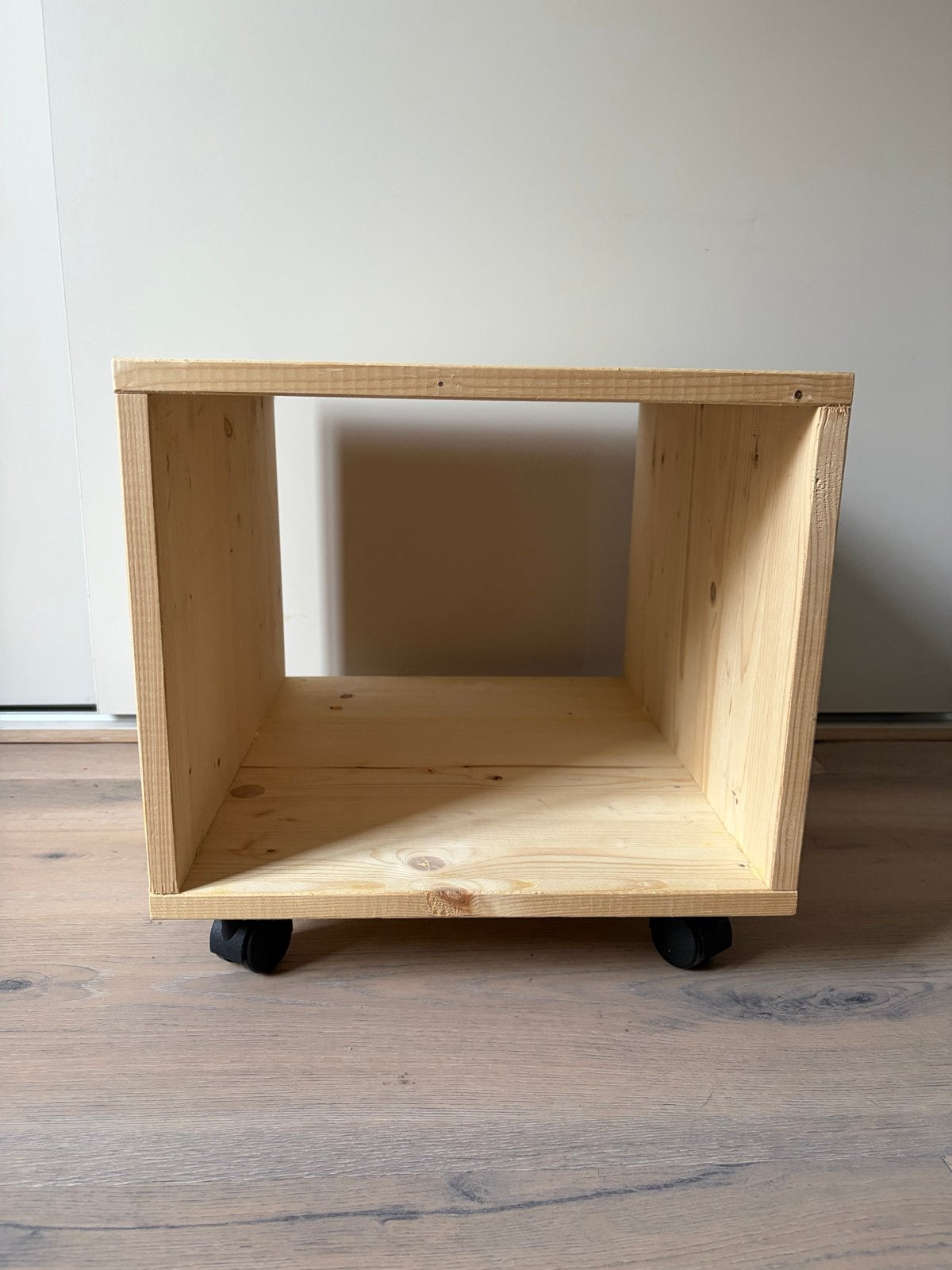 Houten opbergkubus op wielen - Handig en veelzijdig, Ophalen of Verzenden, Zo goed als nieuw
