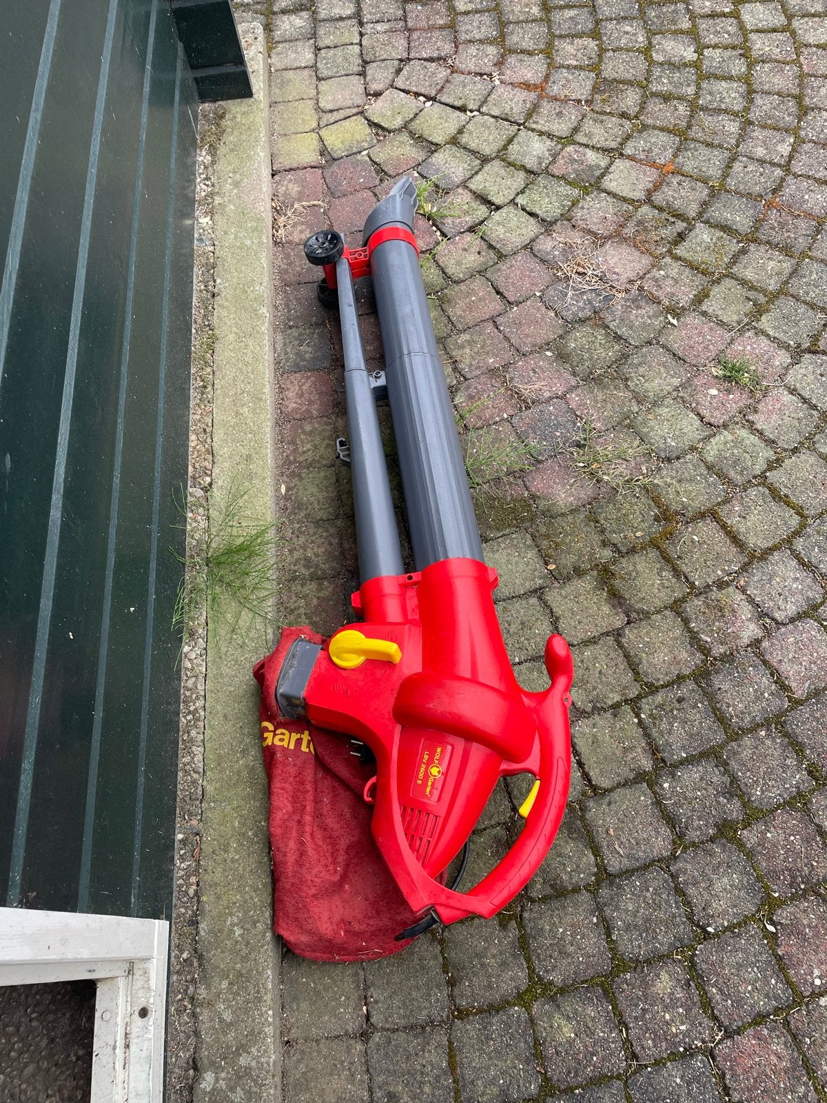 Wolfgarten Bladblazer/zuiger 2600W, Ophalen, Gebruikt, Handgedragen, Met opvangzak