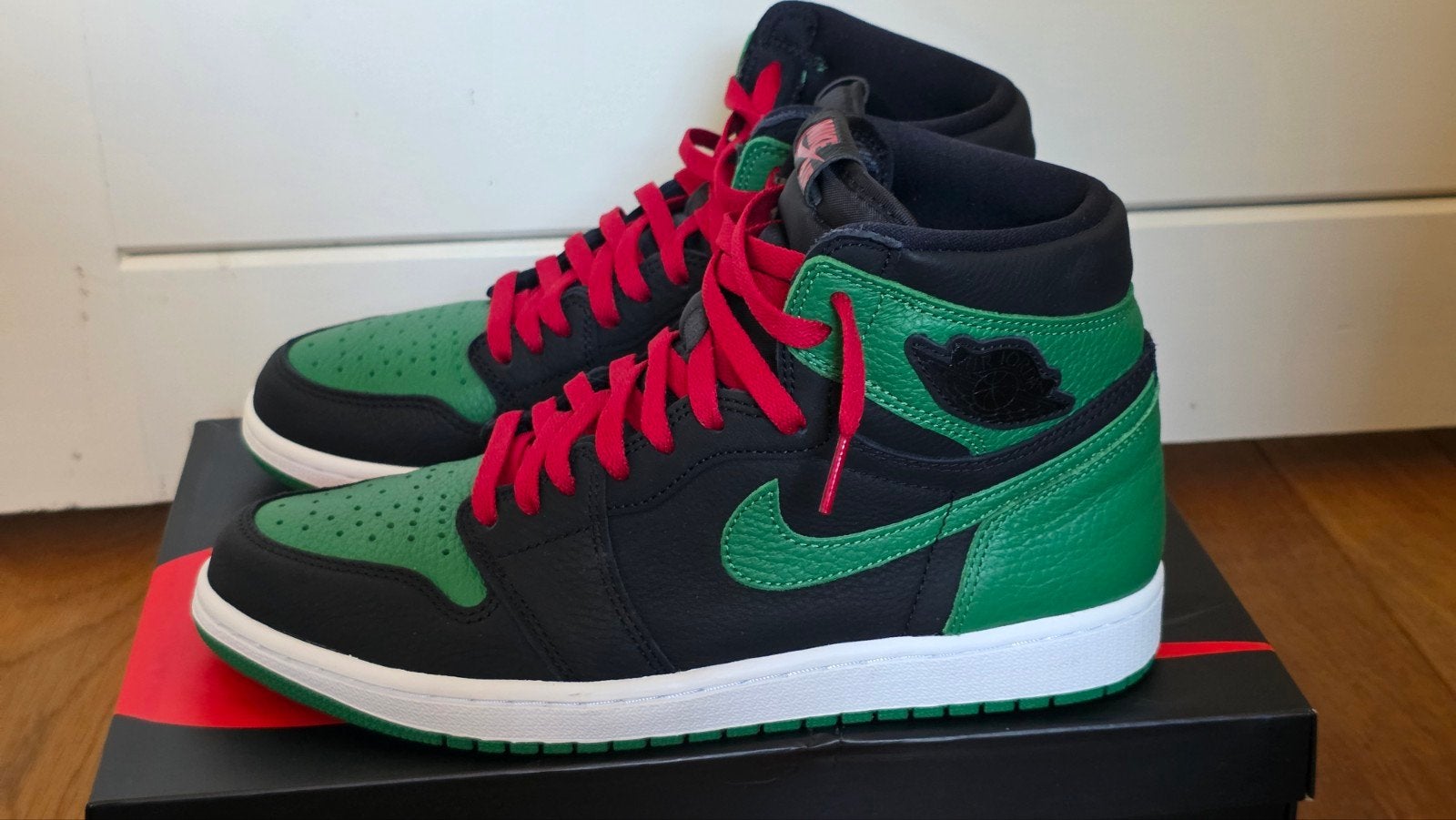 Air Jordan 1 High Pine Green maat 44, Kleding | Heren, Schoenen, Overige kleuren, Verzenden, Air Jordan, Sneakers of Gympen