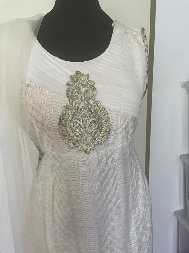 Witte Indiase jurk met sjaal, Ophalen of Verzenden, Nieuw, Maat 38/40 (M), Kleding