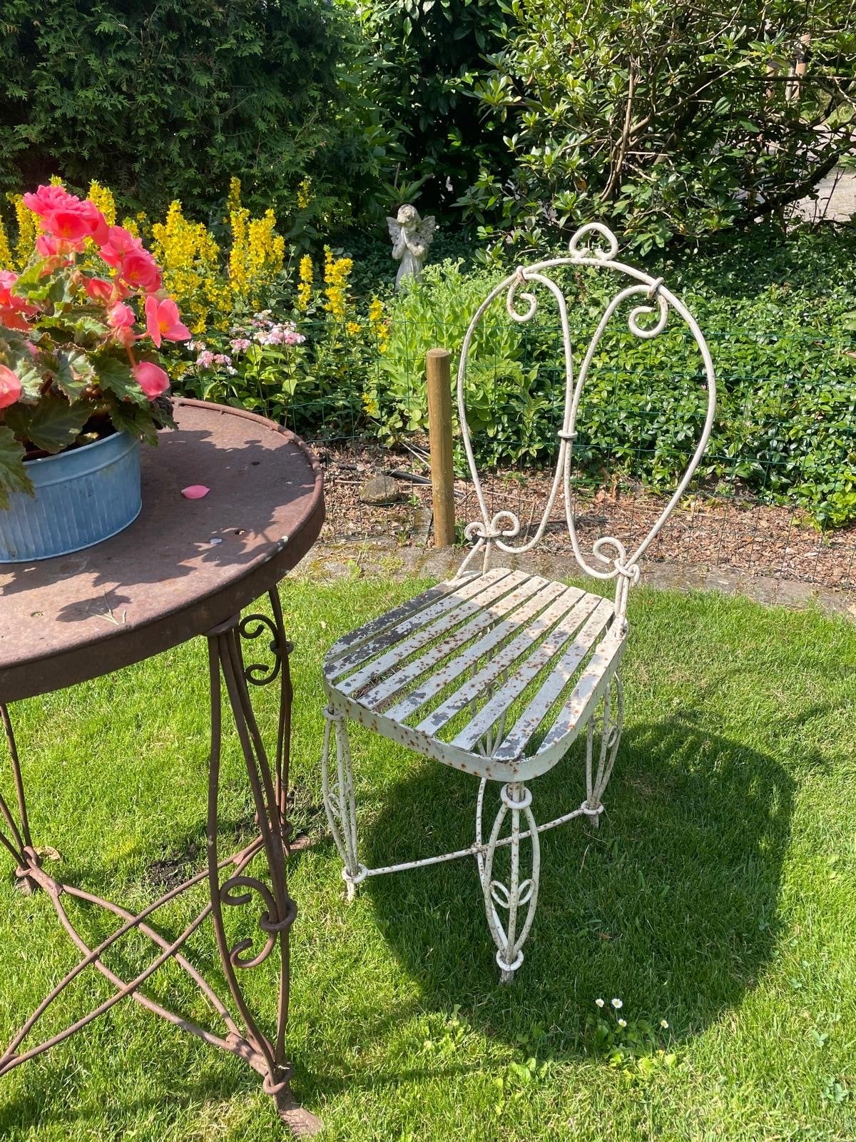 Brocante metalen tuinset: tafel en stoel, Tuin en Terras, Tuinstoelen, Ophalen, Gebruikt, Metaal