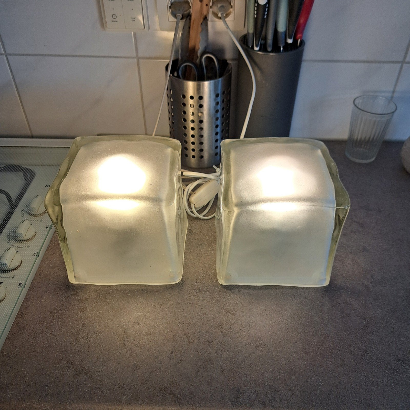 2x een grote puntgave vintage ijsblok tafellamp, Ikea 90's., Ophalen of Verzenden, IKEA, Vintage