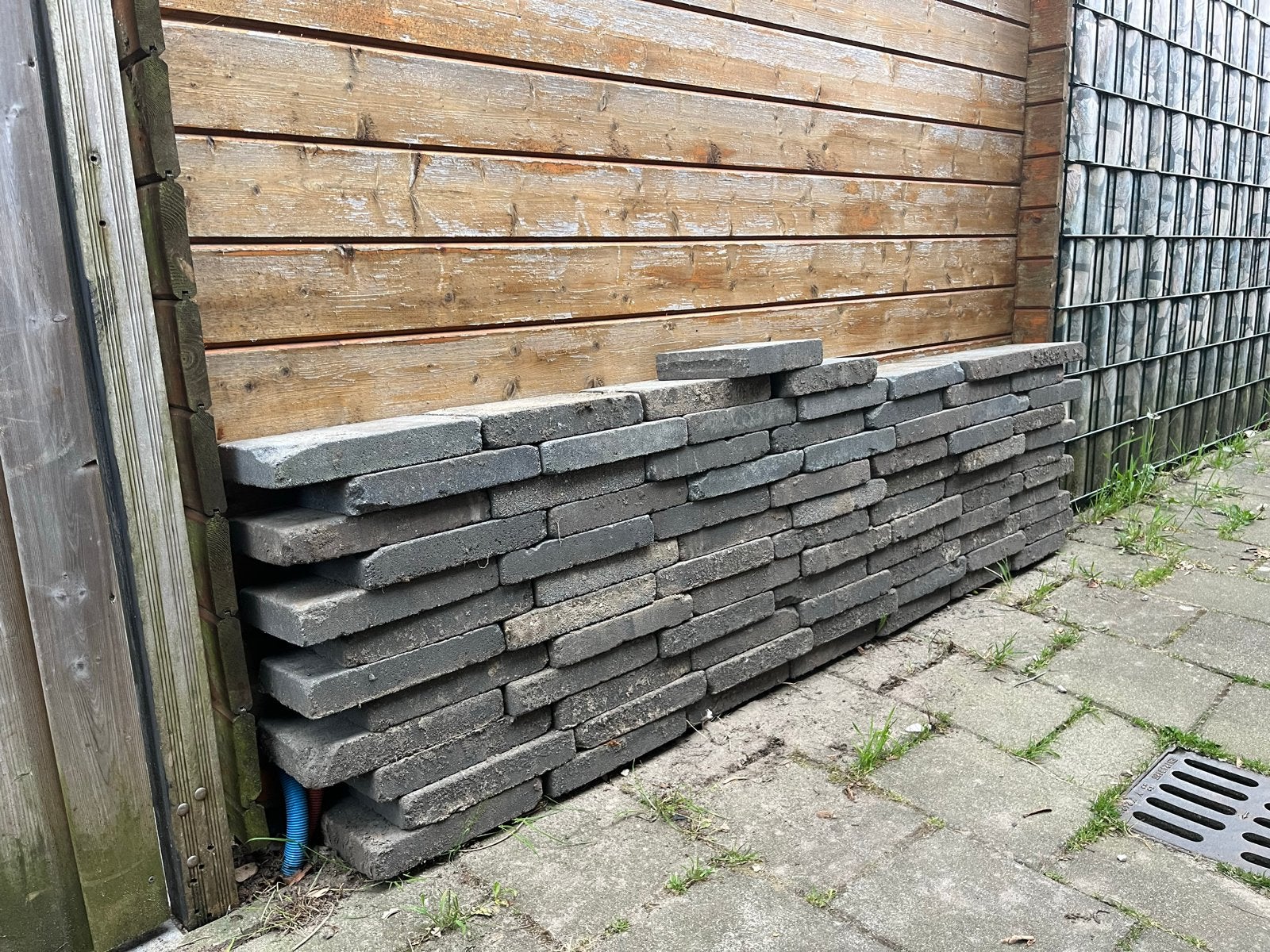 (GRATIS) 150x Antraciet Tuintegels 30x20 cm, Ophalen, Gebruikt, Beton, Terrastegels