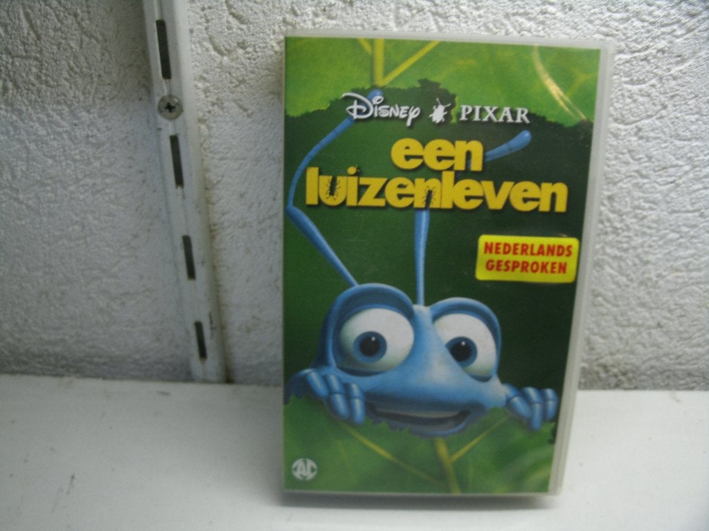 vhs 14a een luizenleven, Alle leeftijden, Ophalen of Verzenden, Zo goed als nieuw