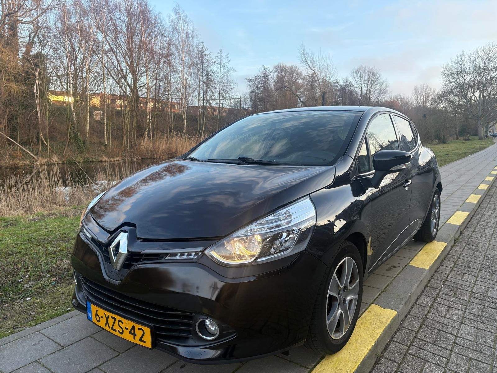 Renault Clio 0.9 TCe ECO Night&Day-Nwe Apk, Auto's, Voorwielaandrijving, Overige brandstoffen, Zwart, Origineel Nederlands