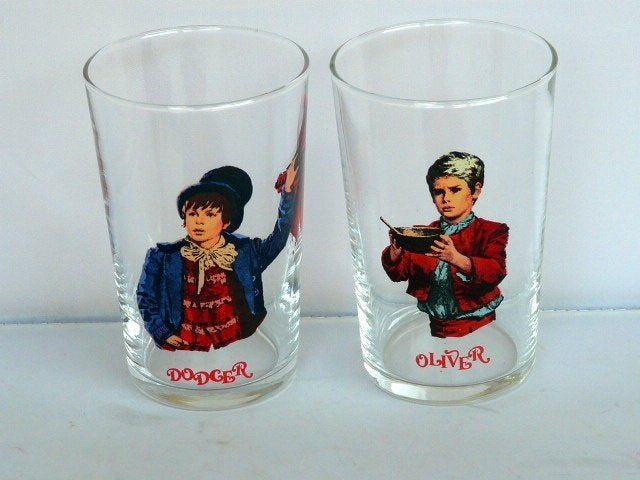 Oliver Twist # 2 glazen, Verzamelen, Glas en Borrelglaasjes, Ophalen of Verzenden, Zo goed als nieuw, Waterglas
