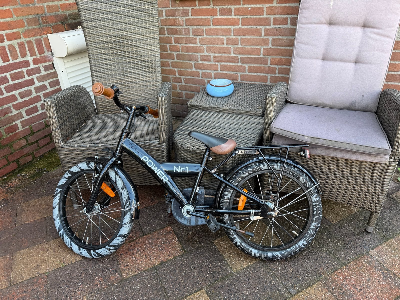 18 inch jongensfiets - Zwart met unieke banden, Fietsen en Brommers, Terugtraprem, Gebruikt, Minder dan 49 cm, Ophalen
