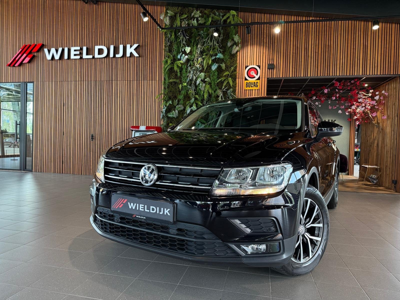 Volkswagen Tiguan 1.5 TSI ACT Highline trekhaak, 150 pk, Zwart, SUV of Terreinwagen, 17 km/l