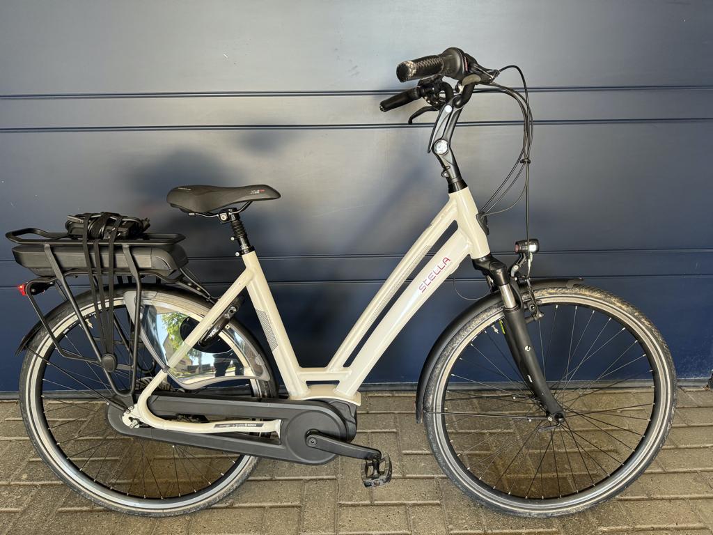 Stella elektrische fiets met Bosch middenmotor, weinig km., Gebruikt, 47 tot 51 cm, 50 km per accu of meer, Ophalen