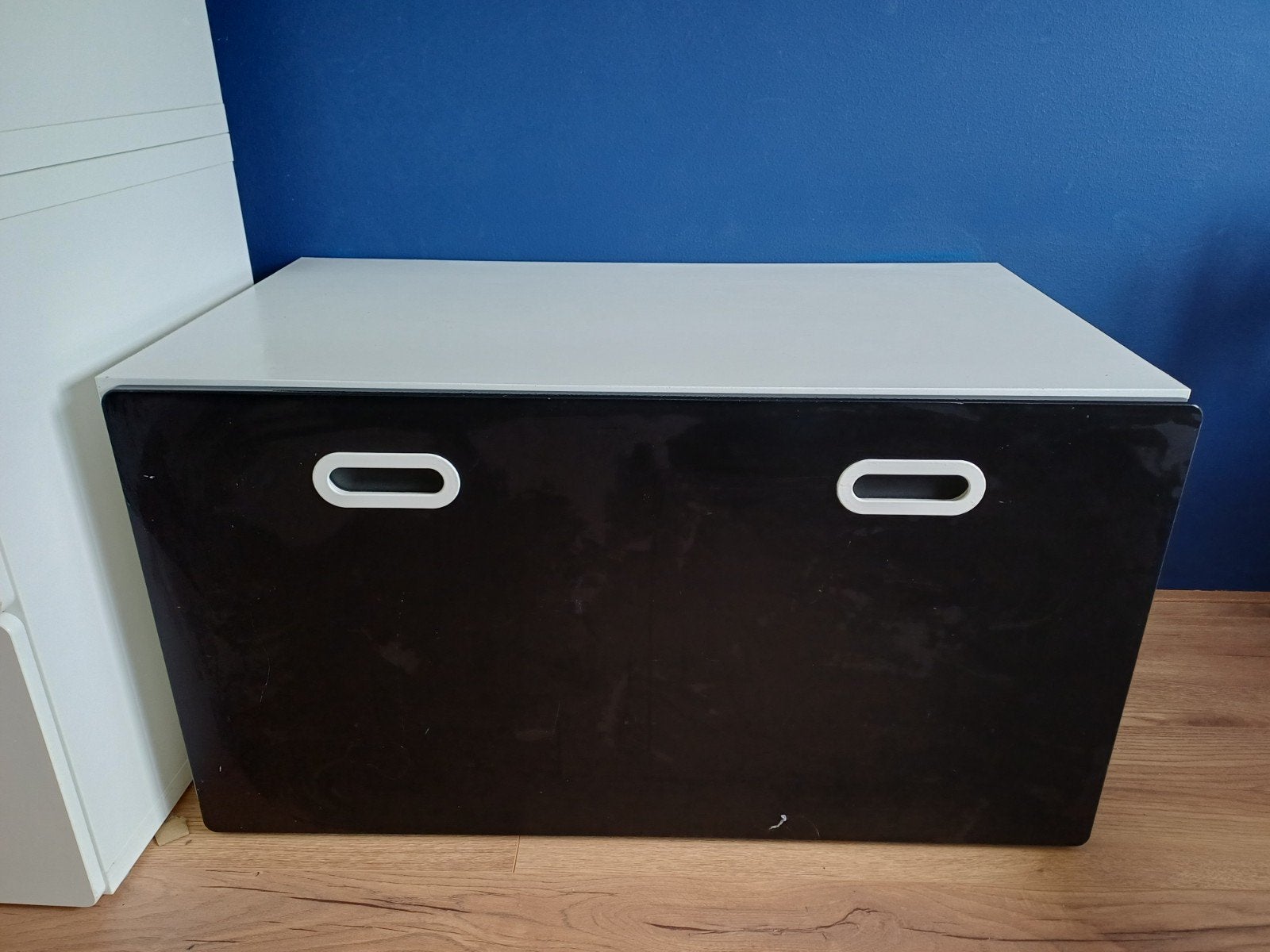IKEA SMÅSTAD Speelgoedkist / Bank - Zwart/Wit, Ophalen, Gebruikt, Jongen of Meisje