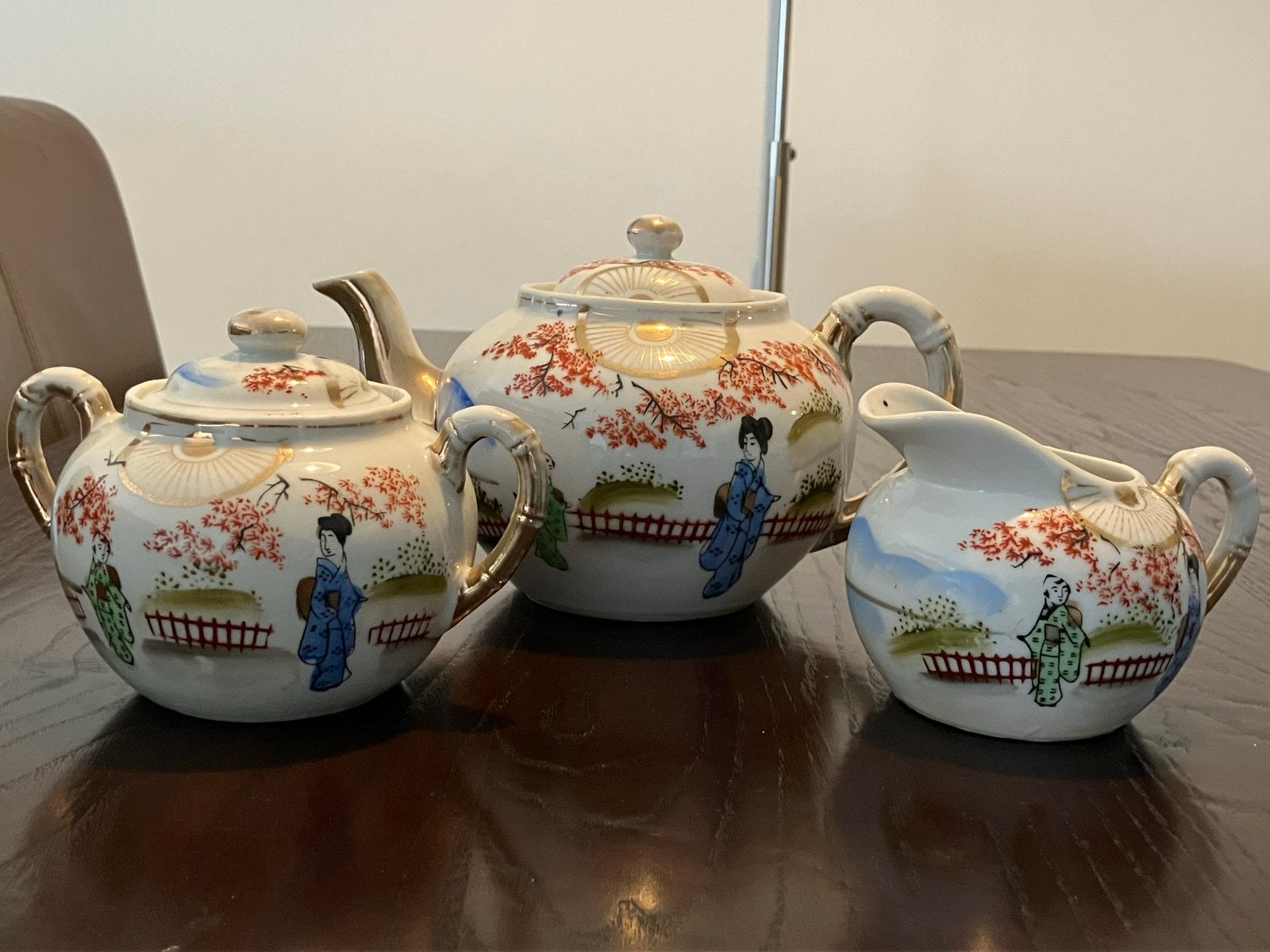 Antiek Japans Satsuma theeservies met Geisha decor, Ophalen