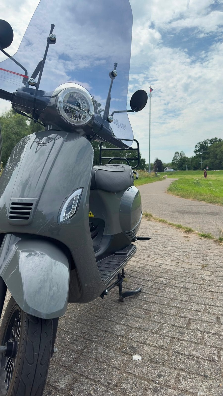 DJJD Cashmere E  |  ZGAN Scooter + windscherm, Ophalen, Zo goed als nieuw