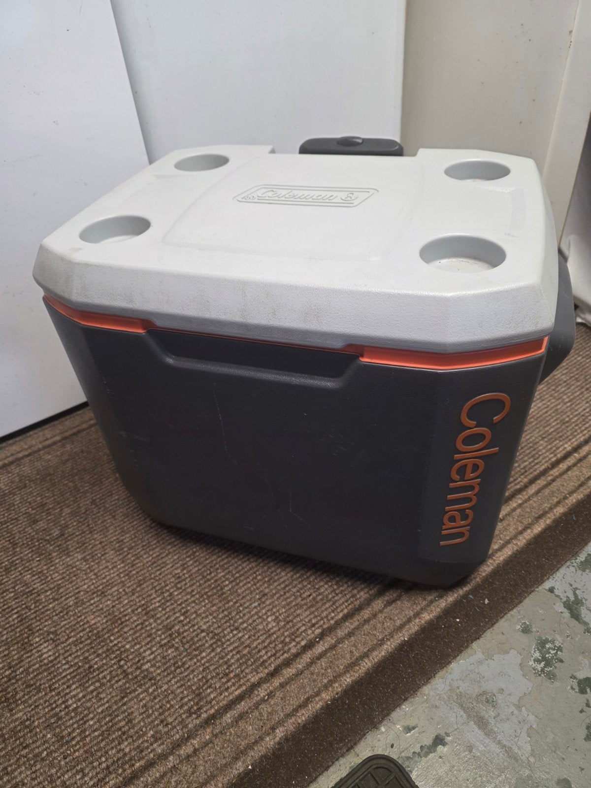 Coleman 50 QT Xtreme Koelbox op Wielen - Oranje/Grijs, Caravans en Kamperen, Ophalen of Verzenden