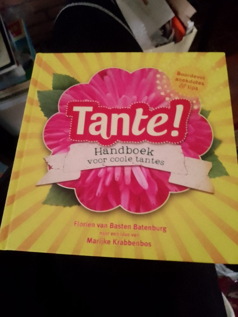 boek  Tante    handboek voor coole tantes, Ophalen of Verzenden, Zo goed als nieuw, Overige onderwerpen