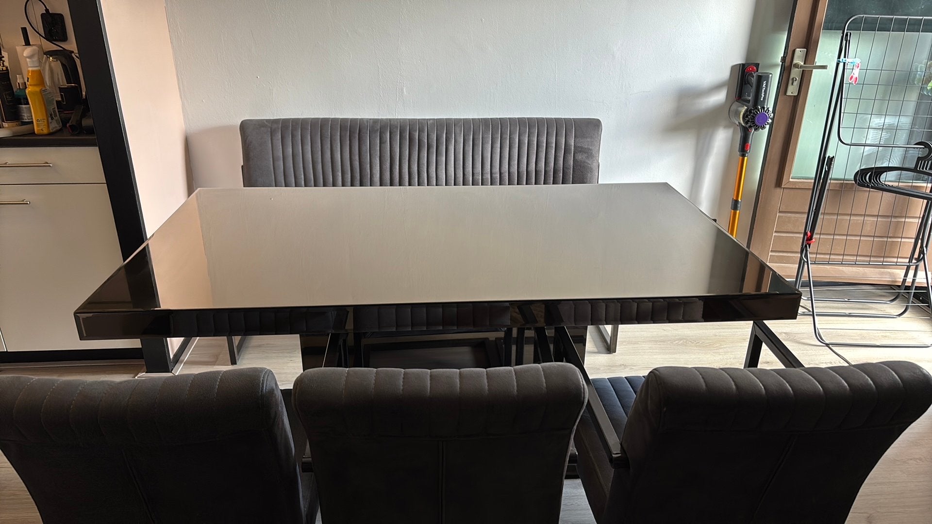 drie stoelen en een eetbankje voor 6 personen grijs, Ophalen, Overige materialen, Gebruikt, 200 cm of meer