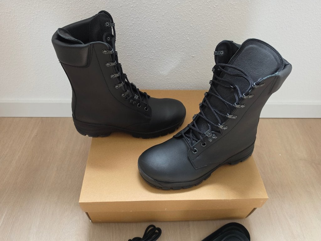 Nieuwe Neskrid Veiligheidsschoenen leger kisten Maat 42, Ophalen of Verzenden, Landmacht, Nederland, Kleding of Schoenen
