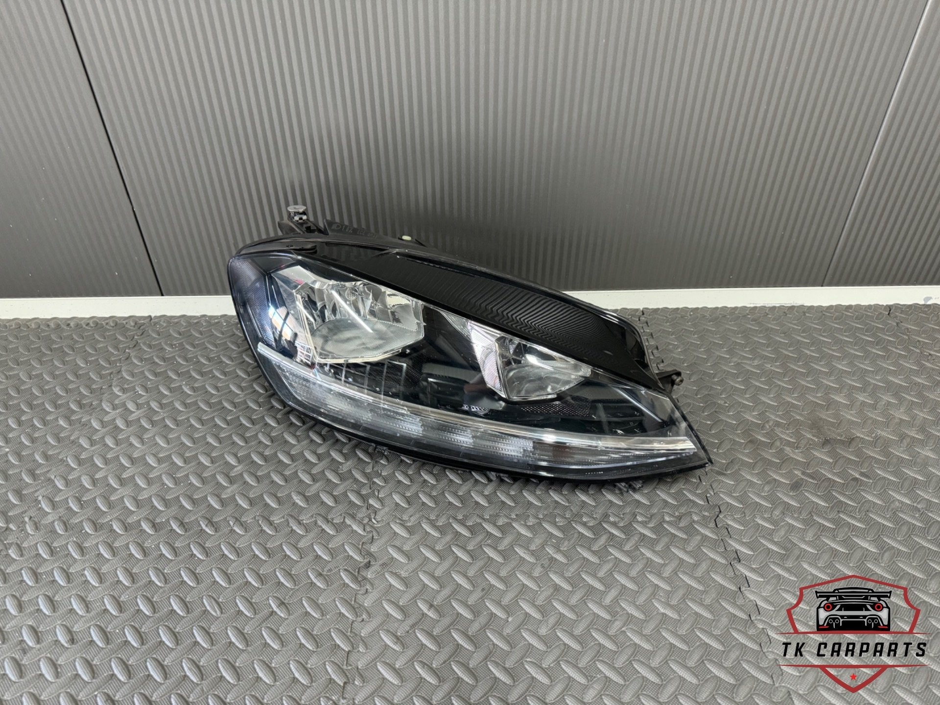 Volkswagen golf 7.5 halogeen led koplamp 5g1941006d orgineel, Auto-onderdelen, Volkswagen, Volkswagen AG, Nieuw, Berliner Ring 2
38440  Wolfsburg, DE
