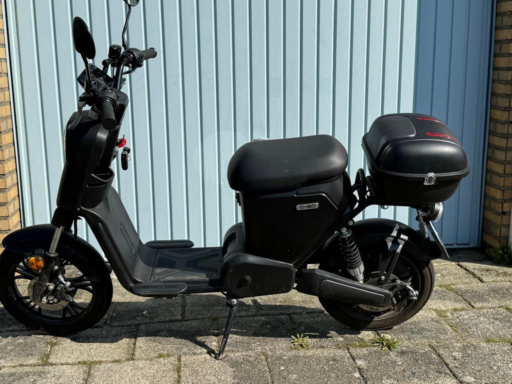 IVA E-Go S2 snorscooter uit 2023, Fietsen en Brommers, Snorfietsen en Snorscooters, Gebruikt, Elektrisch, Ophalen, Overige merken